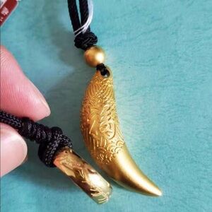 Men's Wolf teeth solid gold pendant